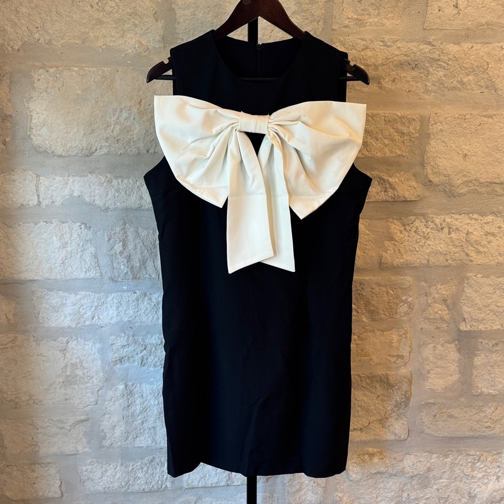 Elegant Black Dress with Oversized White Bow